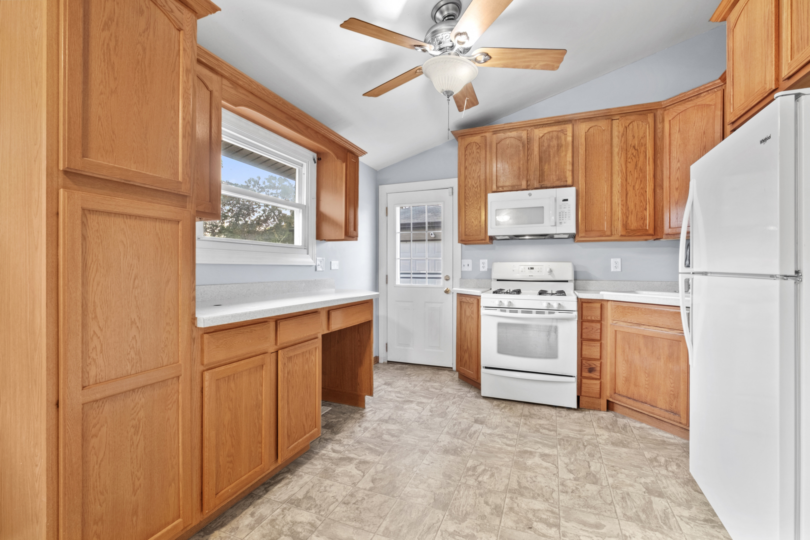 1514 Amarillo Drive, Carpentersville, IL 60110