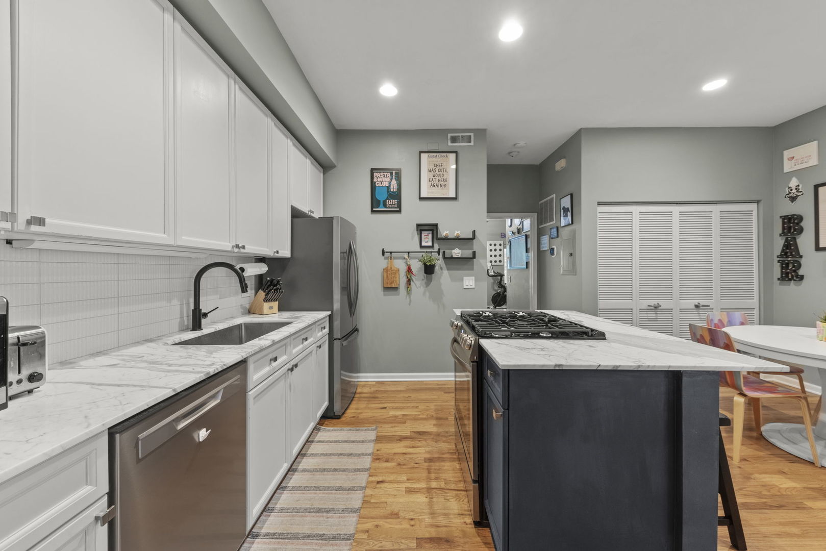 2251 W Saint Paul Avenue #2GG, Chicago, IL 60647