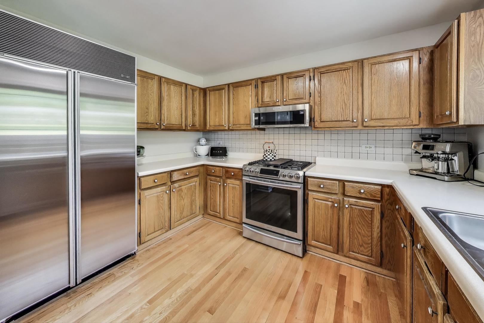 17386 W Dartmoor Drive, Grayslake, IL 60030