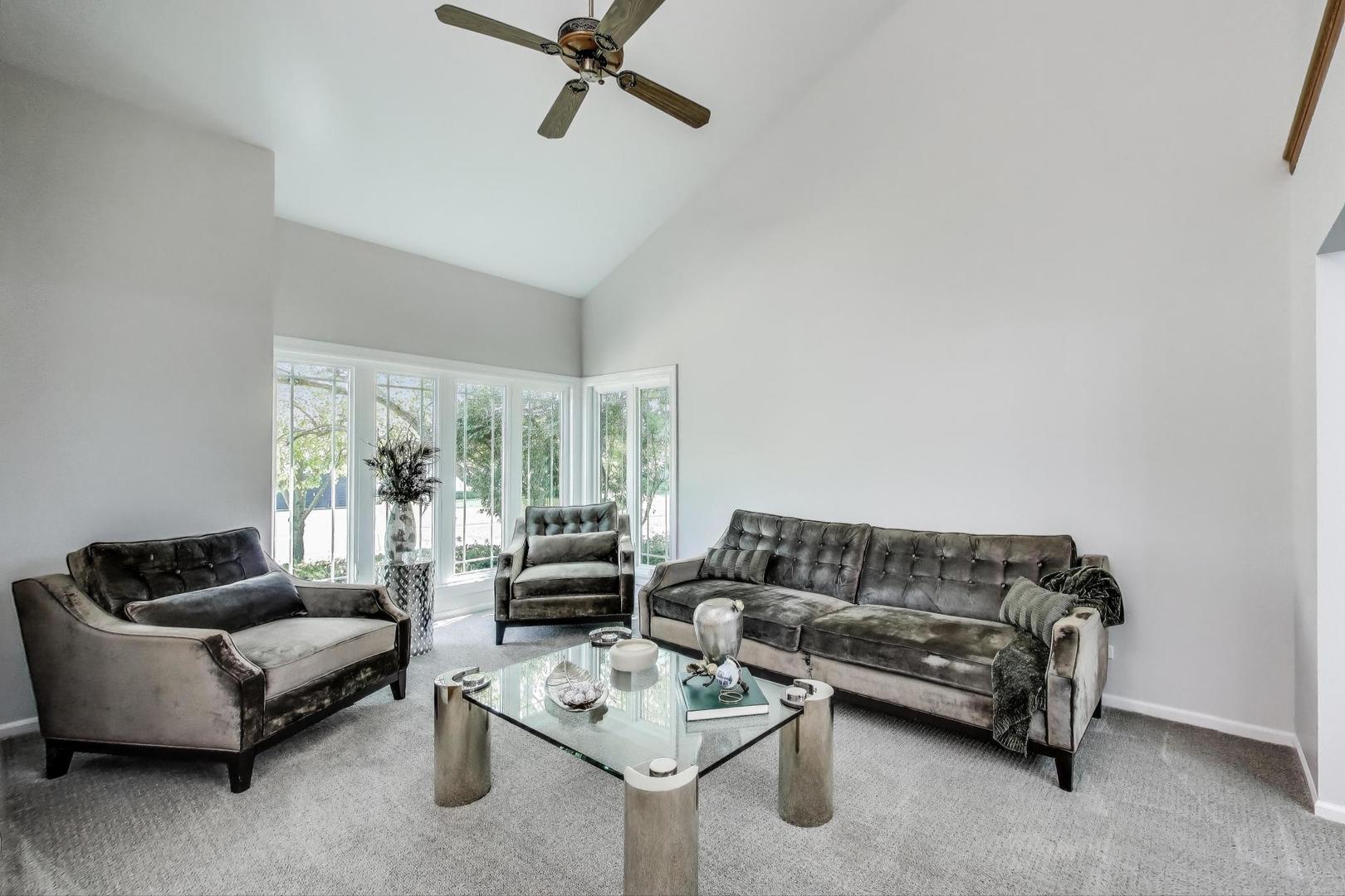 17386 W Dartmoor Drive, Grayslake, IL 60030