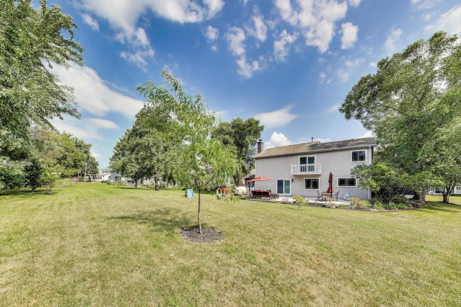 17386 W Dartmoor Drive, Grayslake, IL 60030