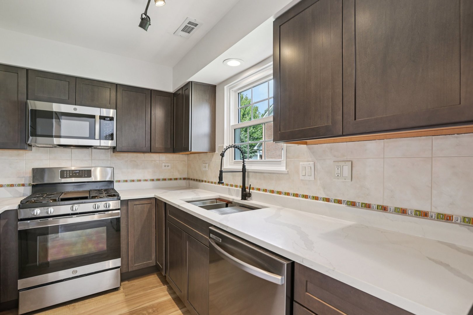 1541 Anderson Trail, Zion, IL 60099