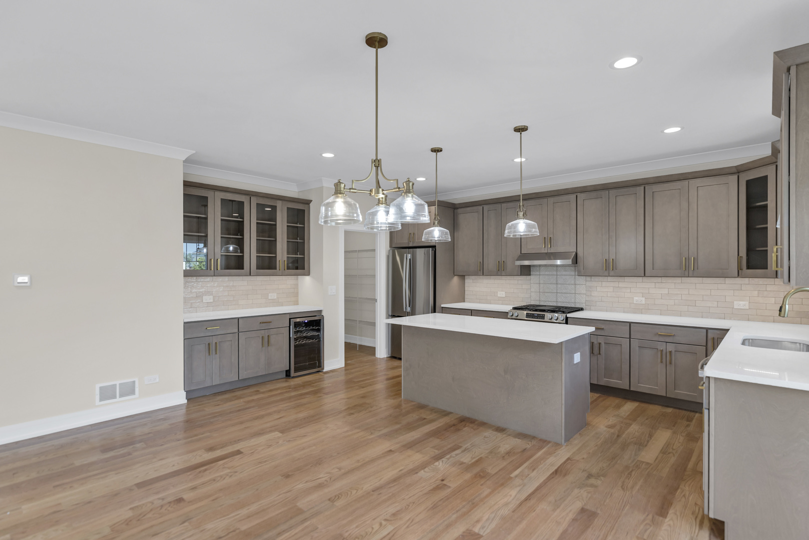 16546 Pear Avenue, Orland Park, IL 60462