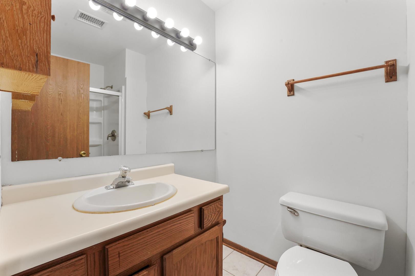 1505 MERCURY Drive #6, Schaumburg, IL 60193