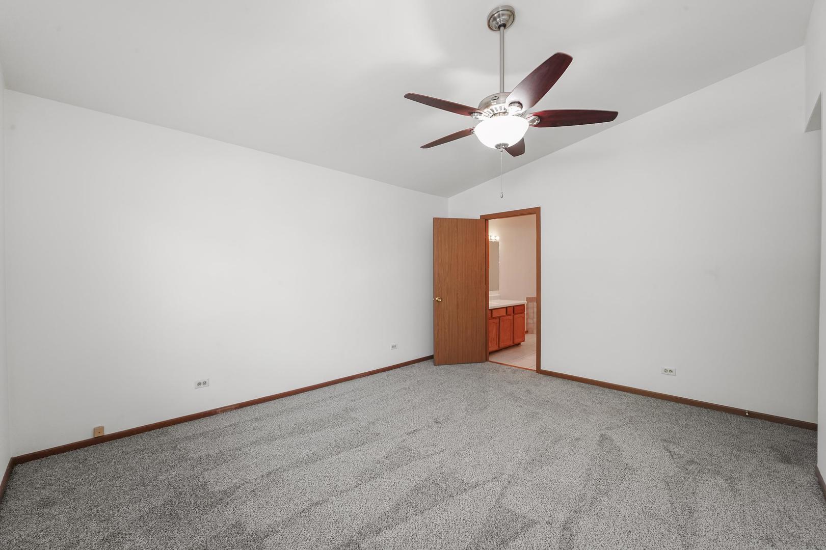 1505 MERCURY Drive #6, Schaumburg, IL 60193