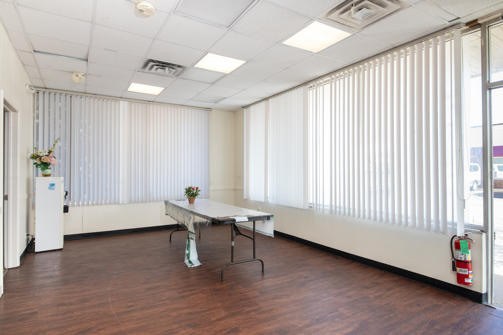 47 W Dundee Road, Wheeling, IL 60090