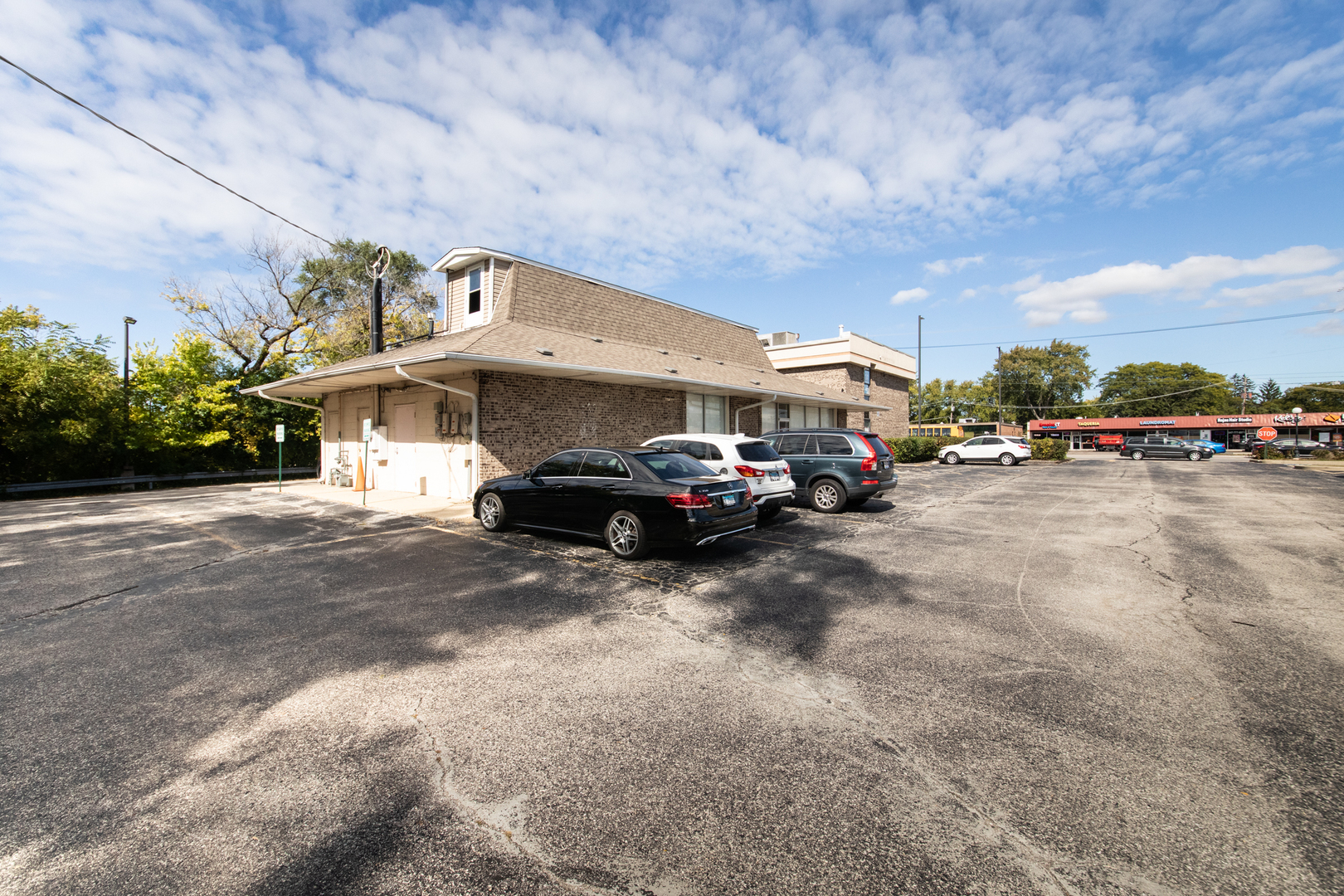 47 W Dundee Road, Wheeling, IL 60090
