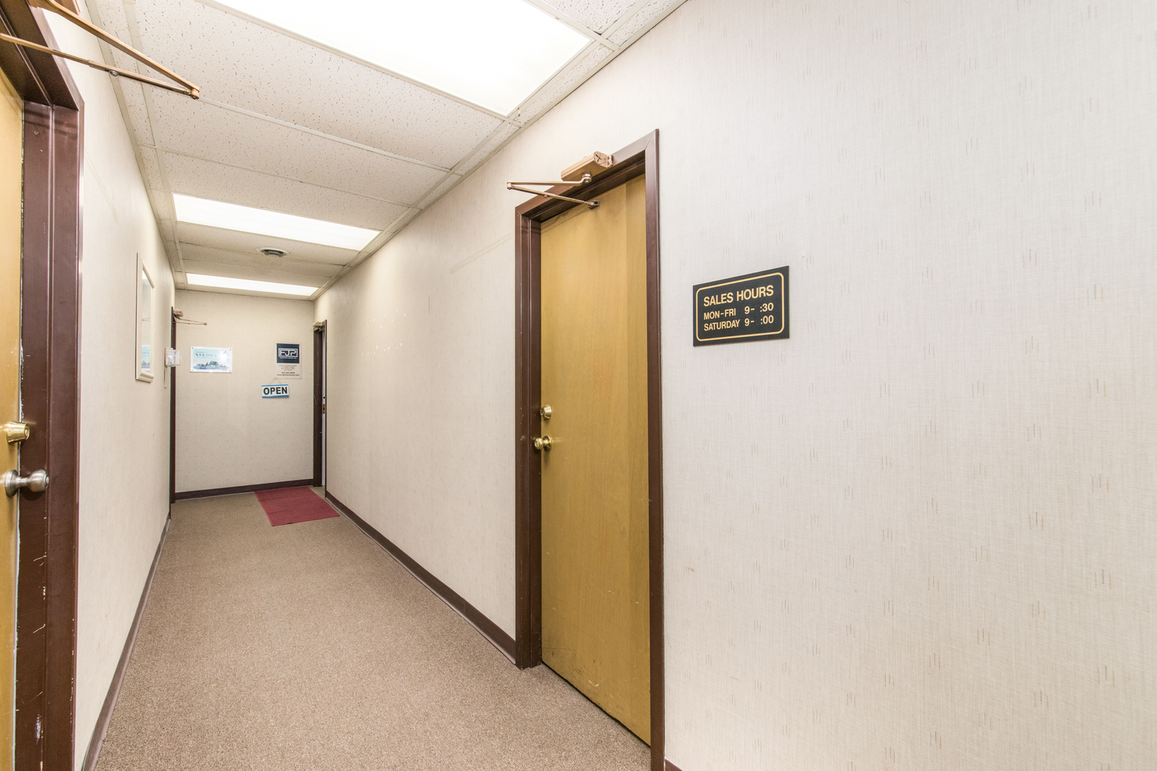 47 W Dundee Road, Wheeling, IL 60090