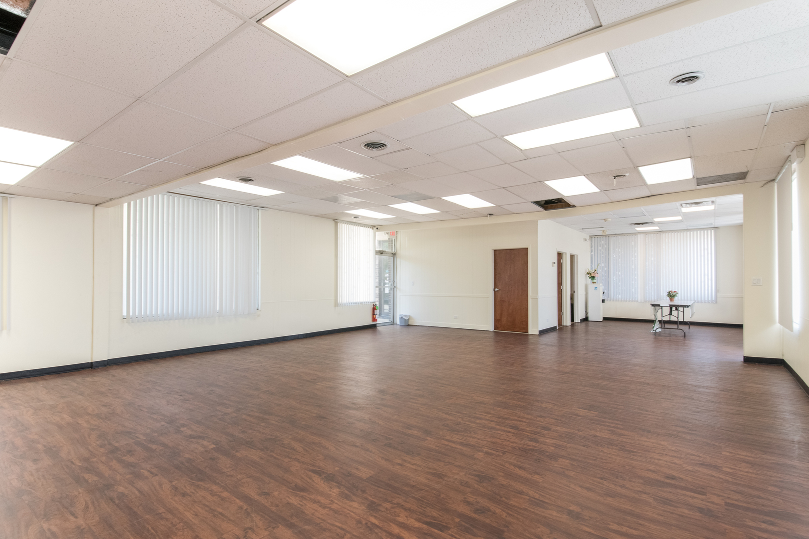 47 W Dundee Road, Wheeling, IL 60090