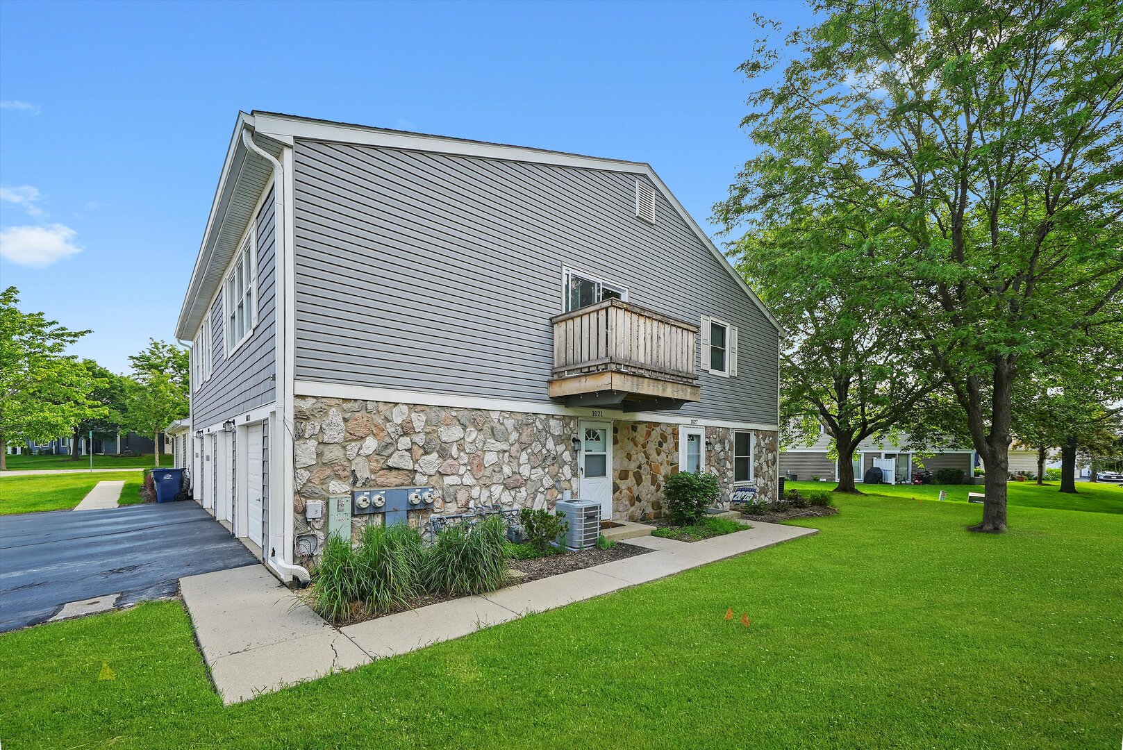 1021 Brunswick Harbor #1021, Schaumburg, IL 60193