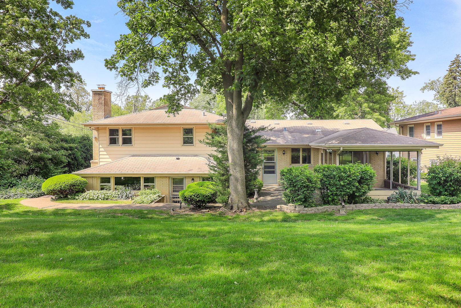 1131 Blanchard Street, Downers Grove, IL 60516