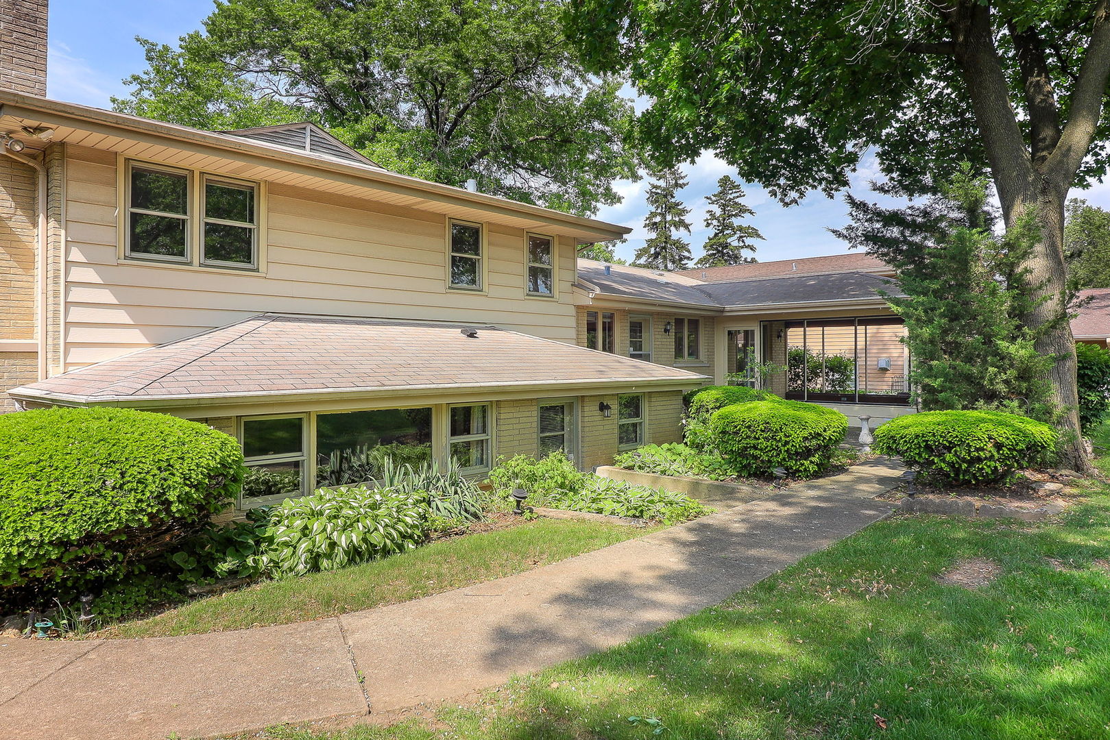 1131 Blanchard Street, Downers Grove, IL 60516