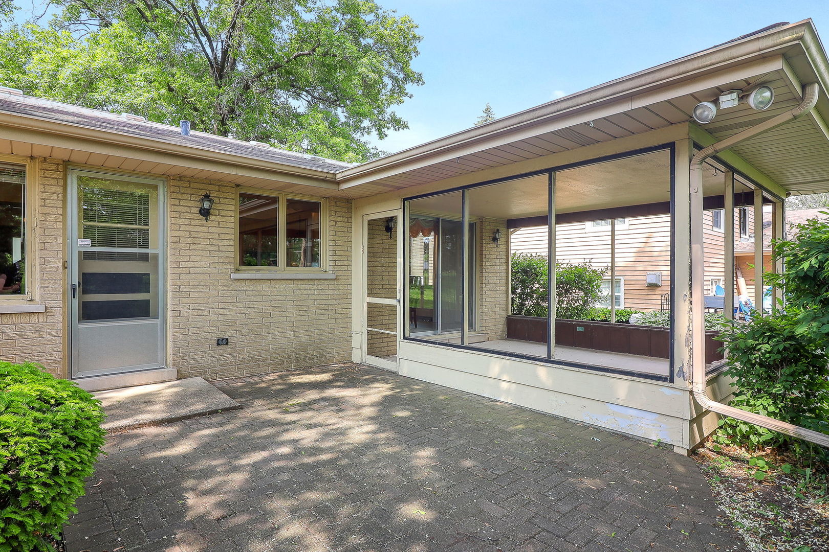 1131 Blanchard Street, Downers Grove, IL 60516