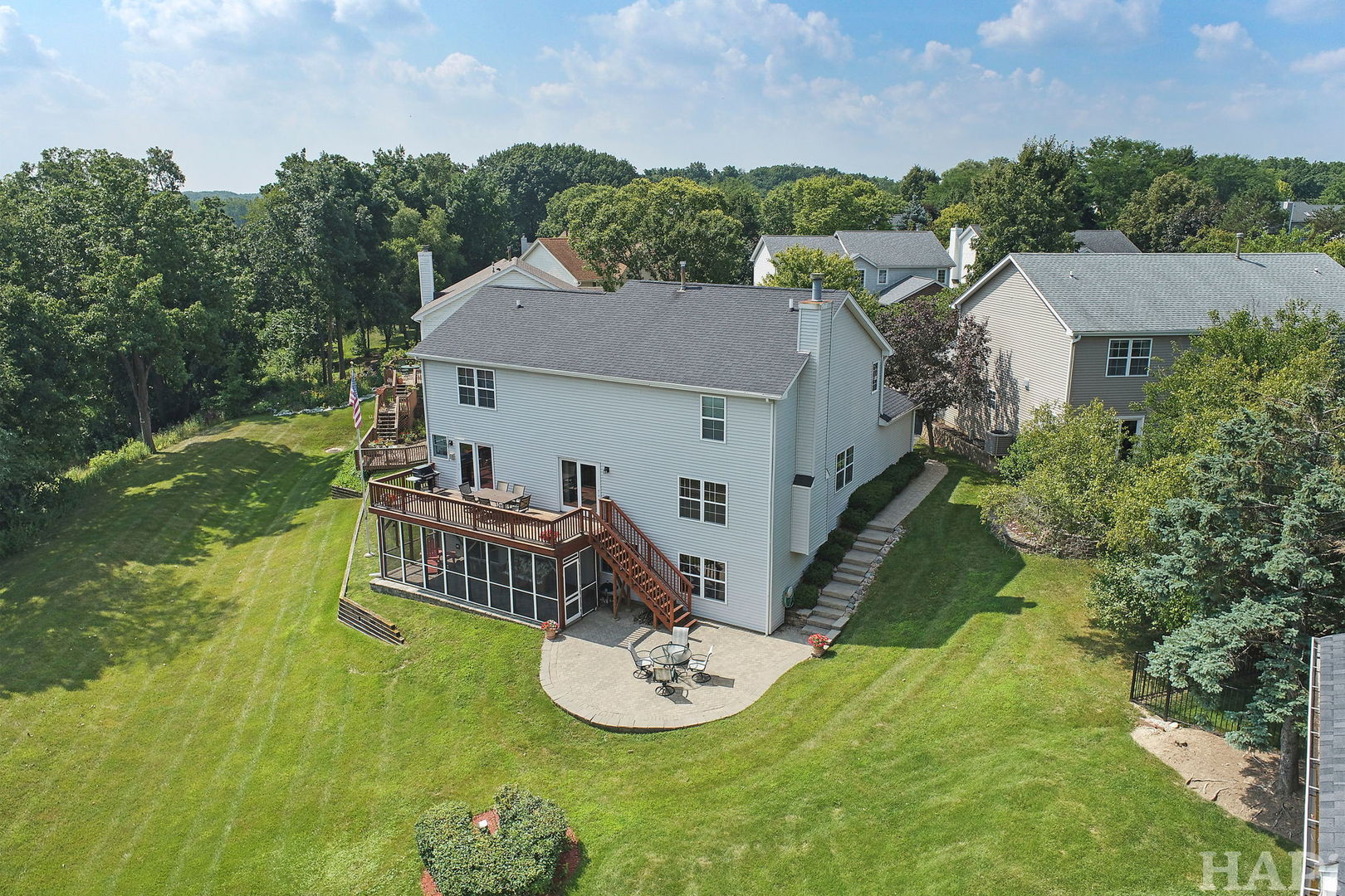 234 N Crooked Lake Lane, Lindenhurst, IL 60046