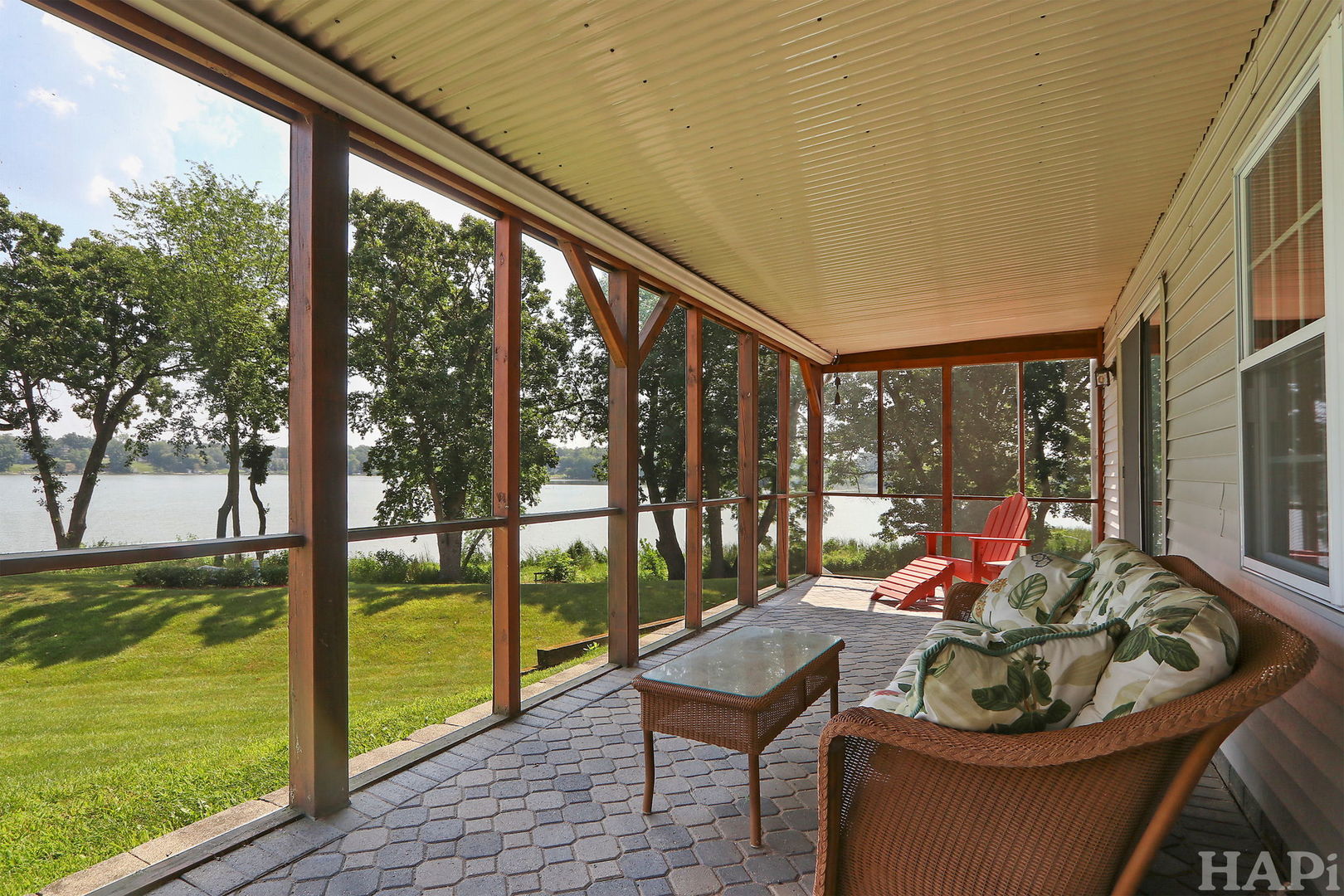234 N Crooked Lake Lane, Lindenhurst, IL 60046