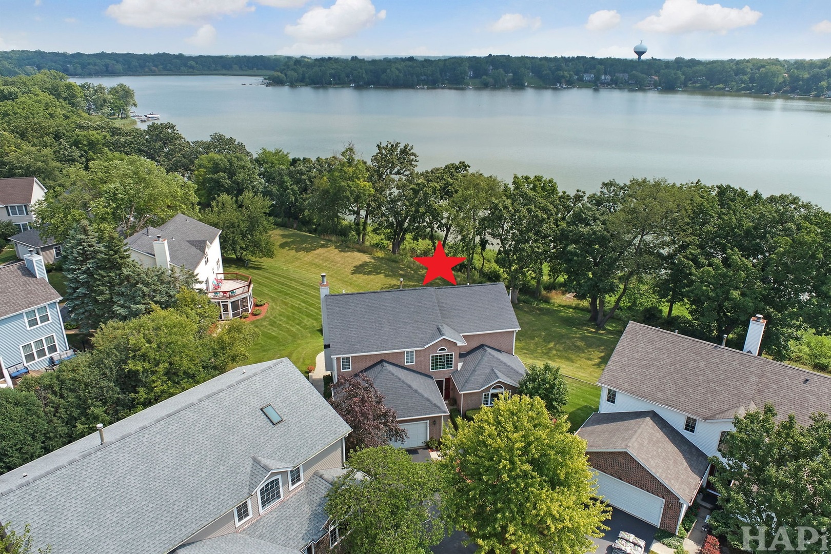 234 N Crooked Lake Lane, Lindenhurst, IL 60046