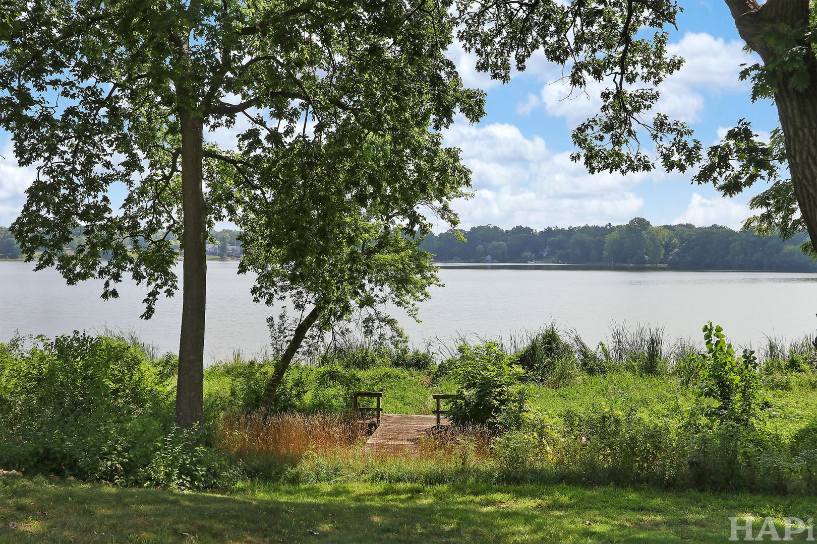 234 N Crooked Lake Lane, Lindenhurst, IL 60046