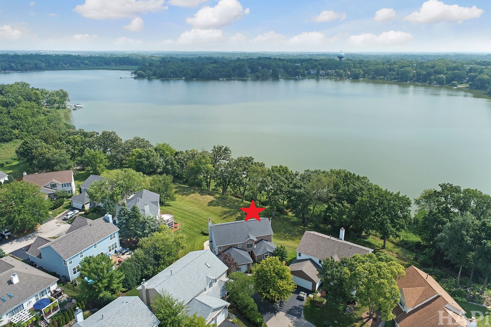 234 N Crooked Lake Lane, Lindenhurst, IL 60046
