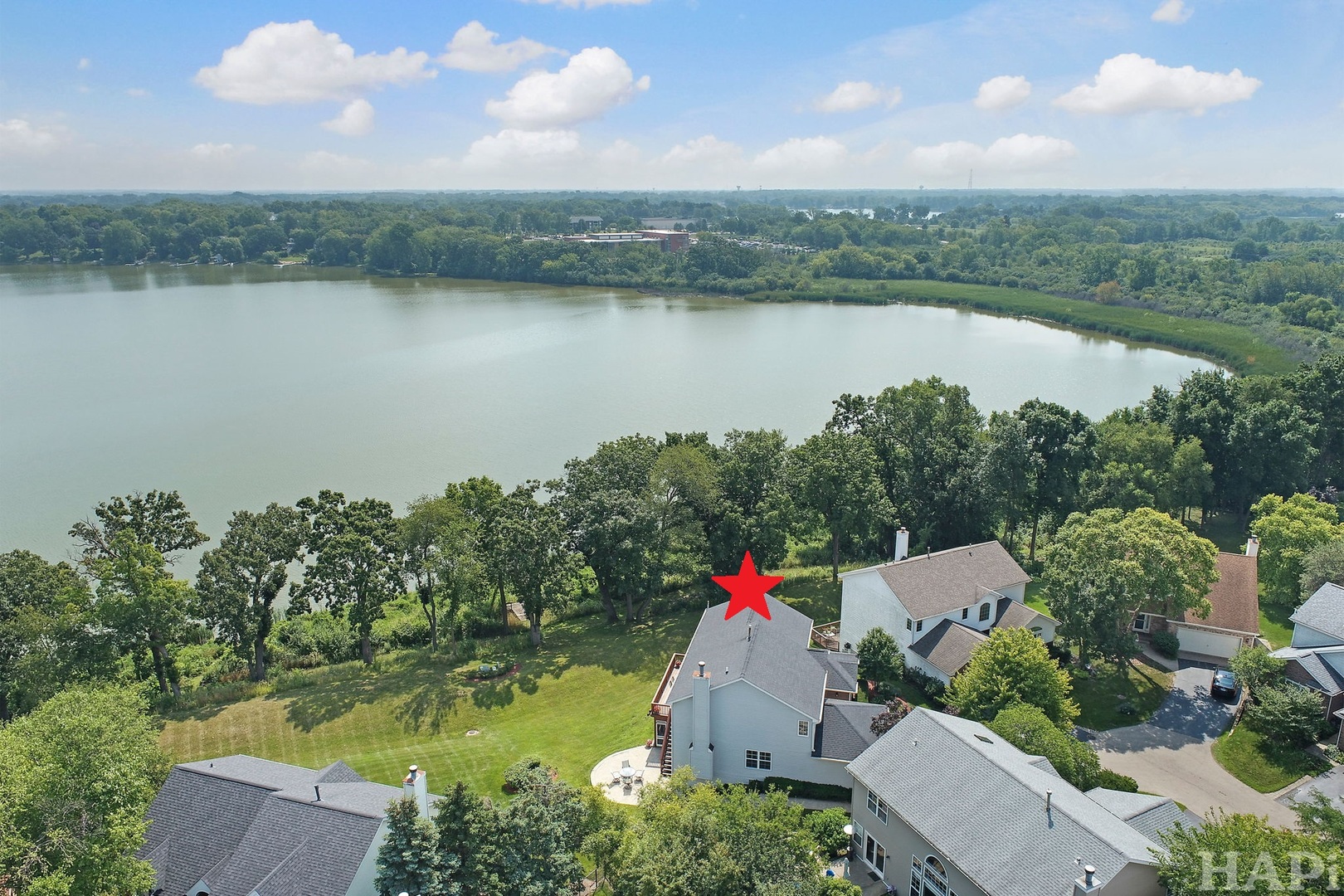 234 N Crooked Lake Lane, Lindenhurst, IL 60046
