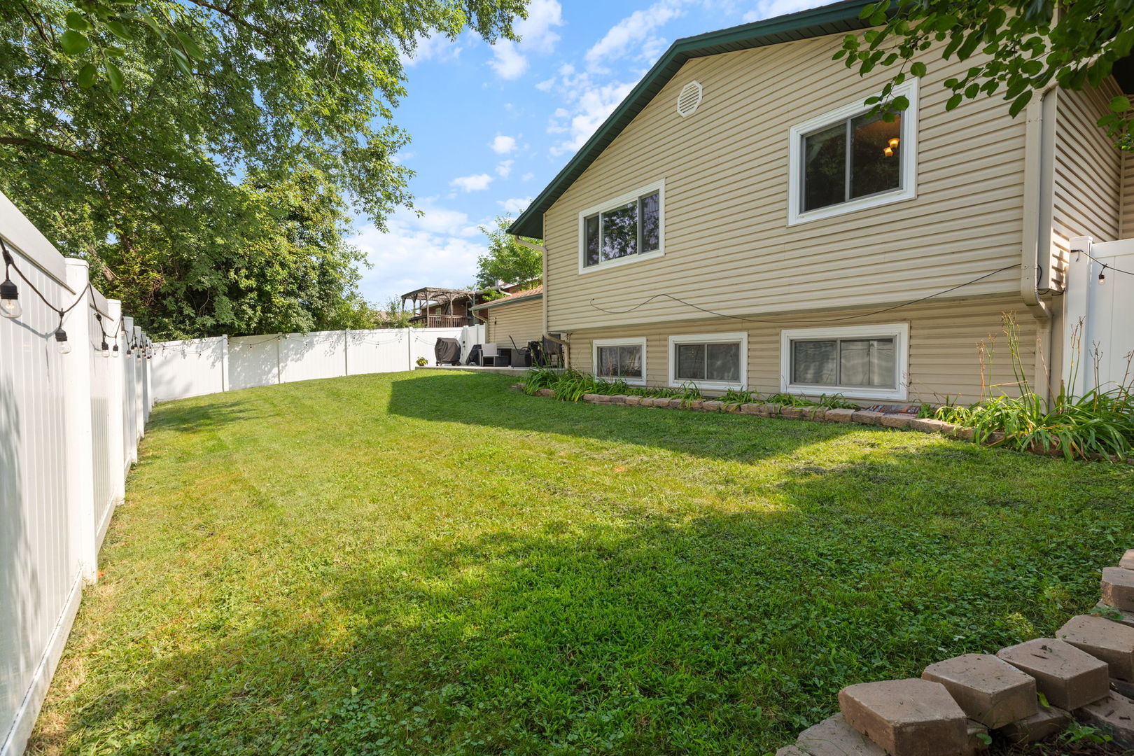 725 N Pinecrest Road, Bolingbrook, IL 60440