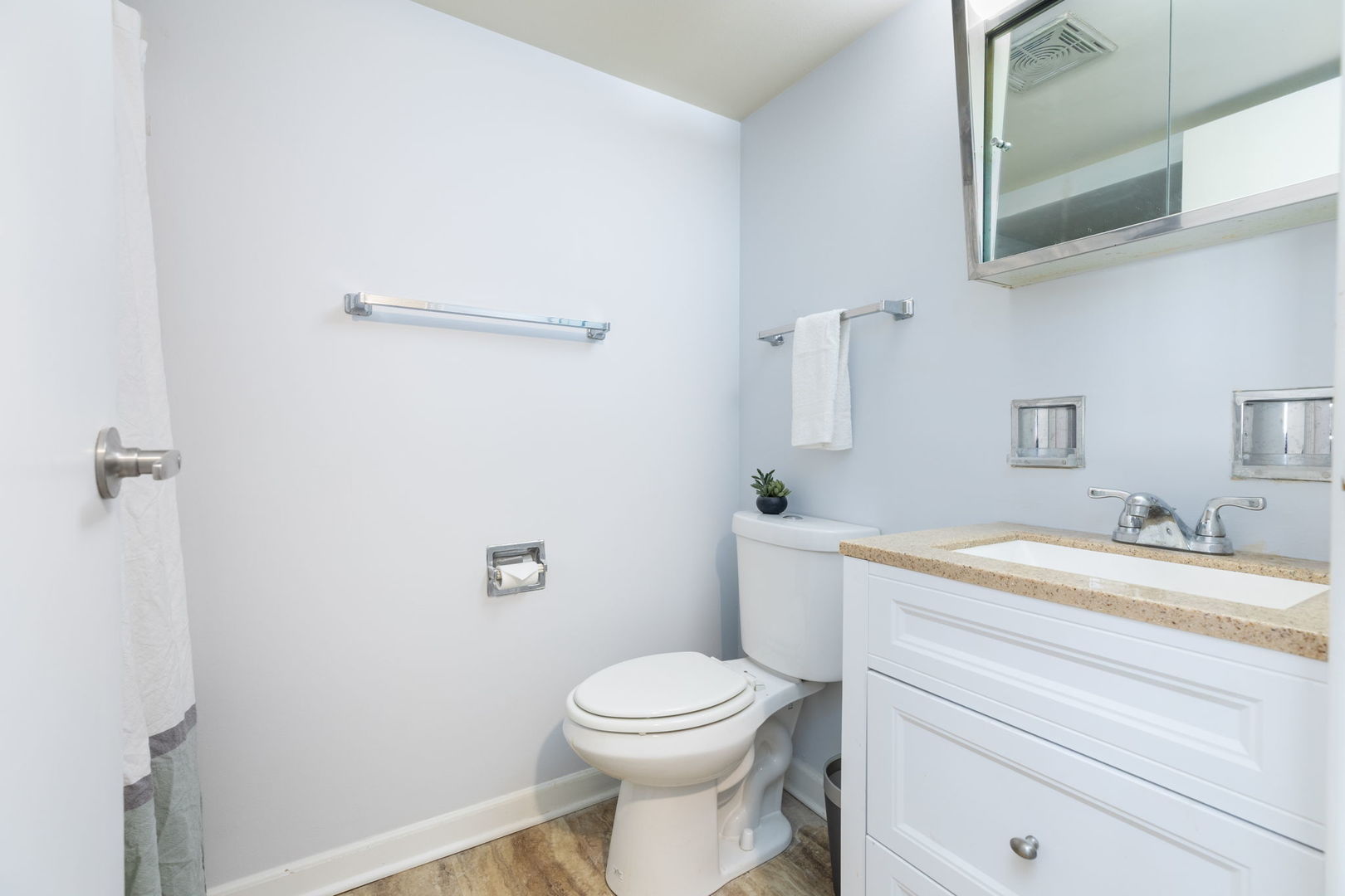 725 N Pinecrest Road, Bolingbrook, IL 60440