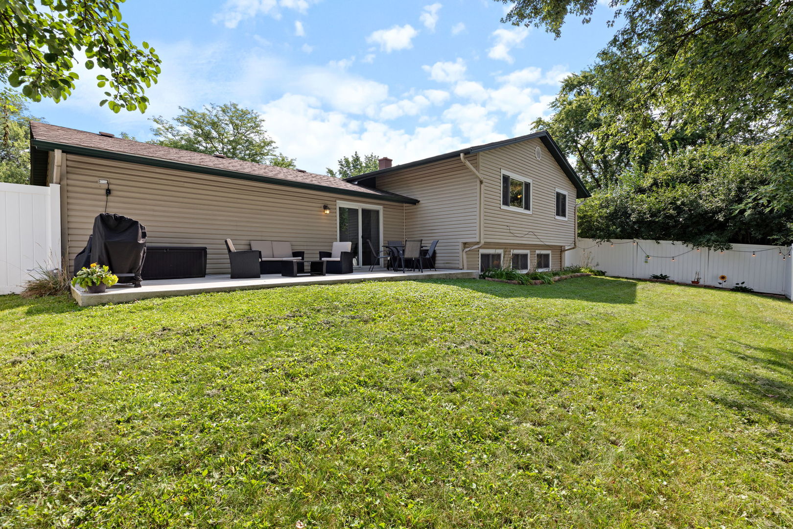 725 N Pinecrest Road, Bolingbrook, IL 60440