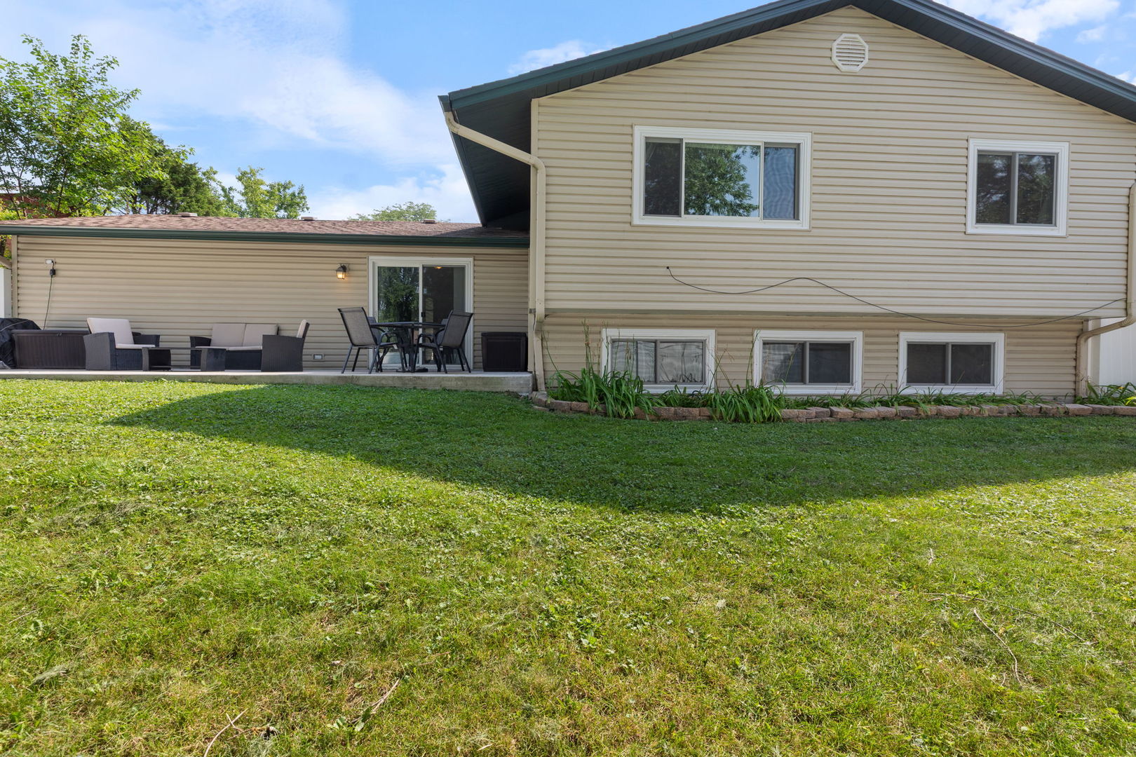 725 N Pinecrest Road, Bolingbrook, IL 60440