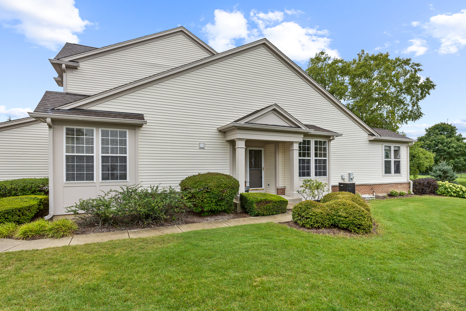 34 TWICKENHAM Court #34, Algonquin, IL 60102