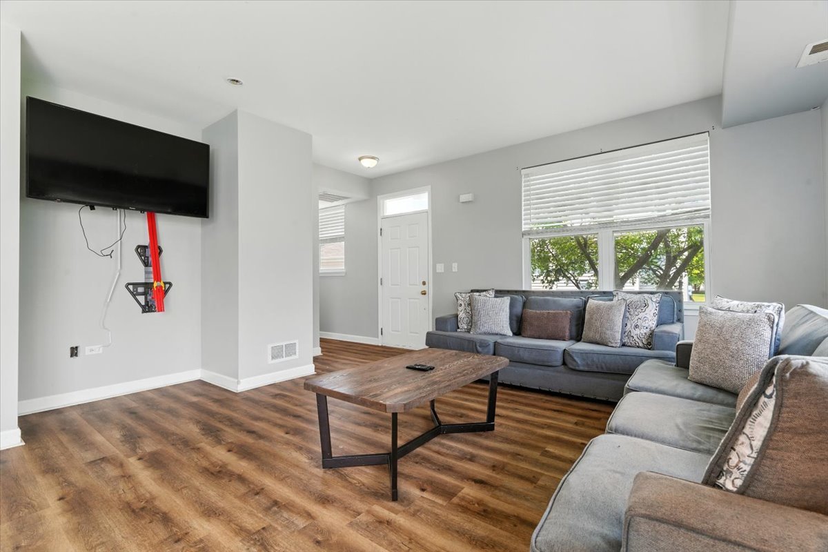 1353 Remington Drive #1353, Volo, IL 60020