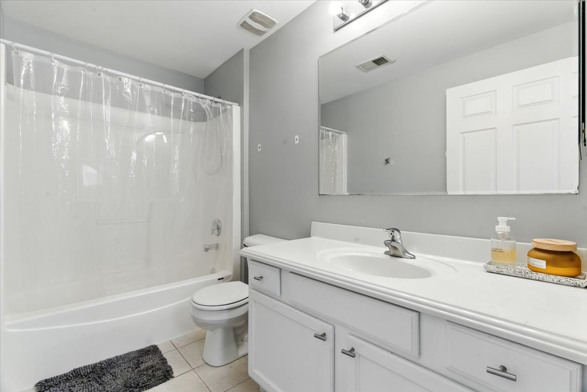 1353 Remington Drive #1353, Volo, IL 60020