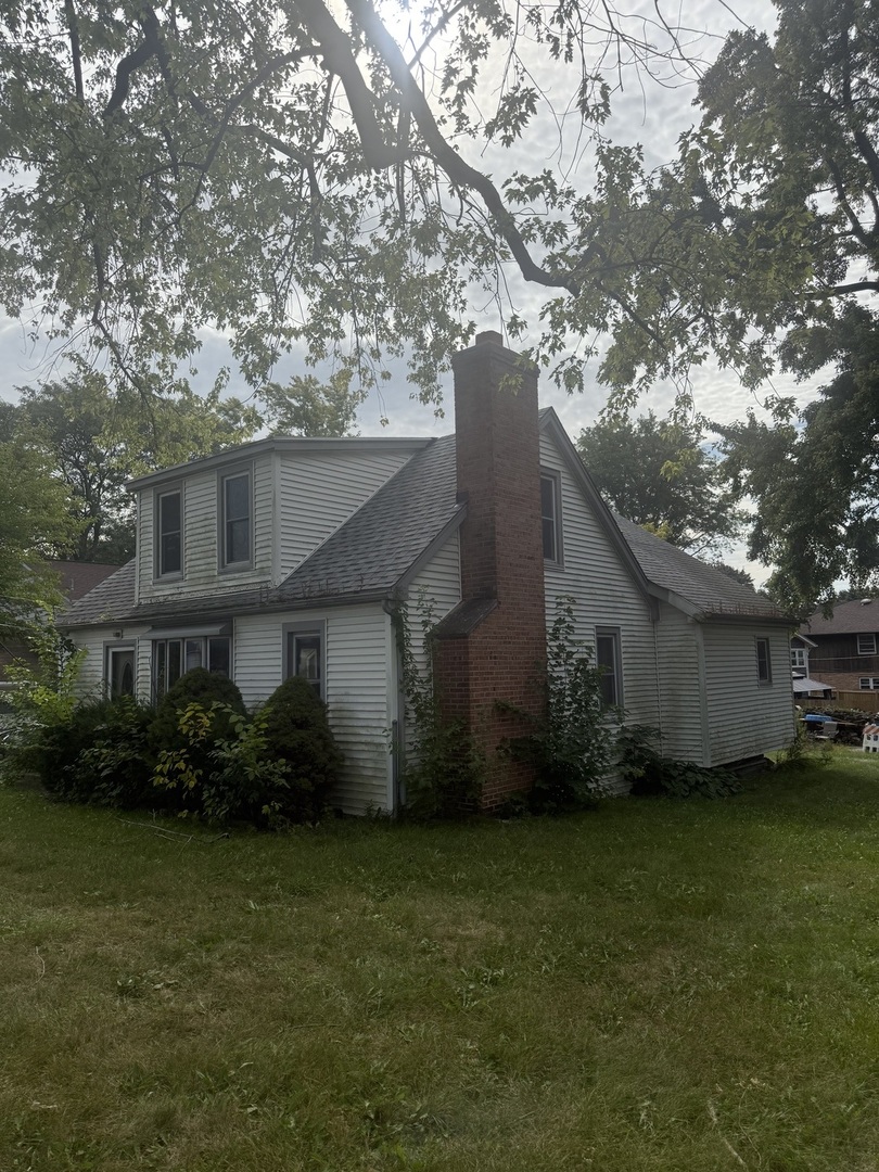 318 E Liberty Street, Wauconda, IL 60084