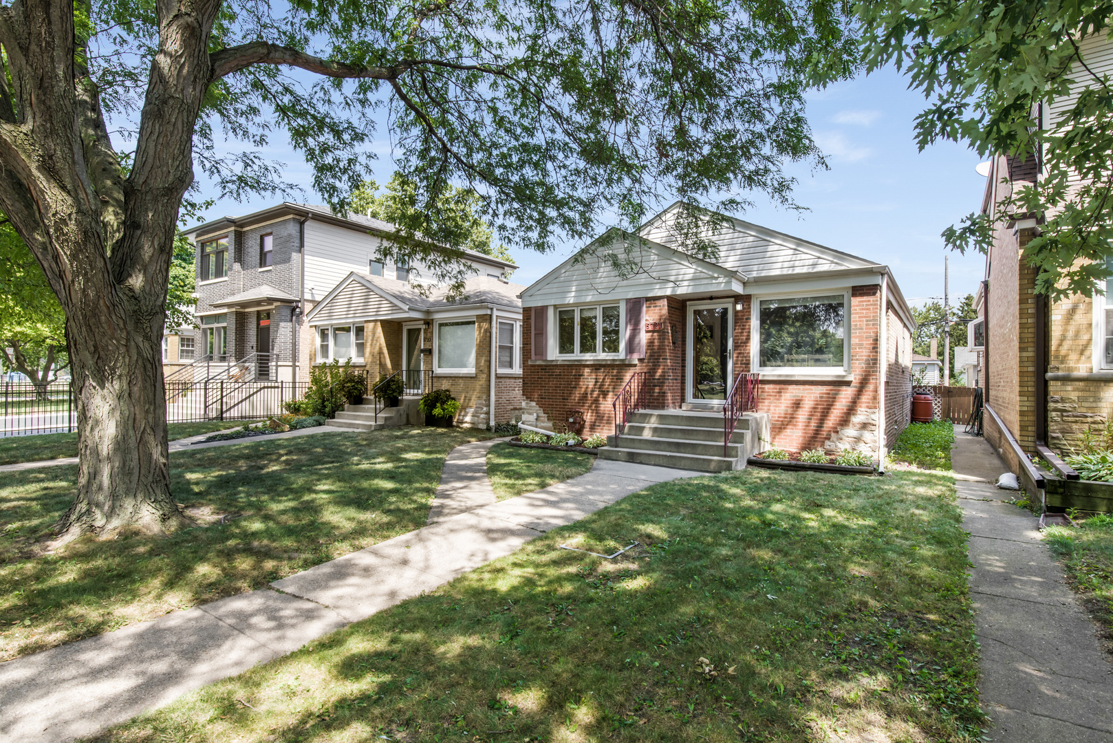 5721 N Northcott Avenue, Chicago, IL 60631