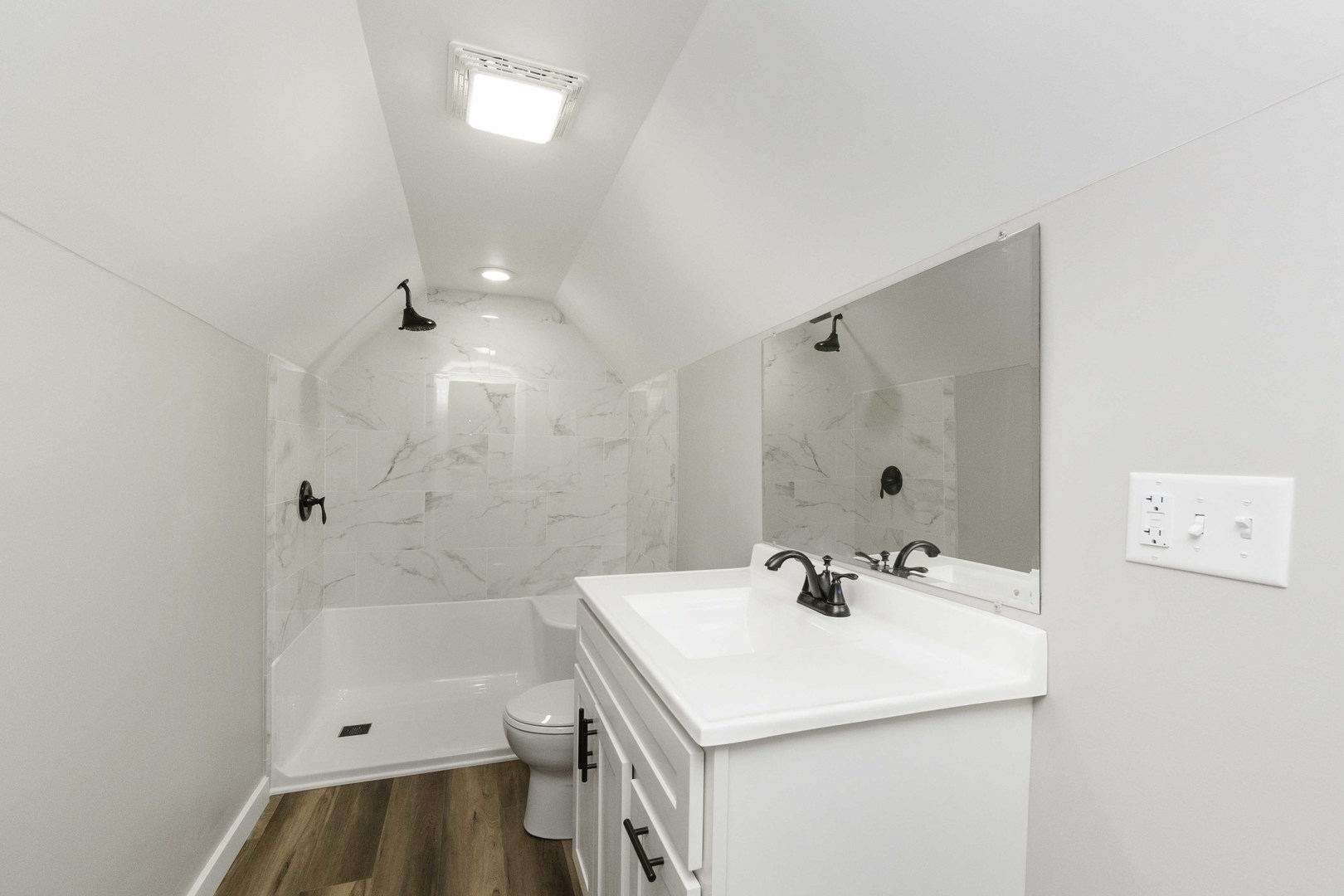 2711 E 800 North Road, Wenona, IL 61377