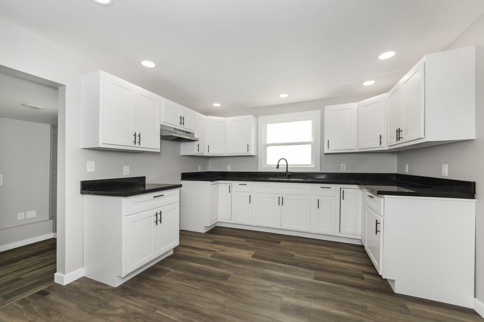 2711 E 800 North Road, Wenona, IL 61377