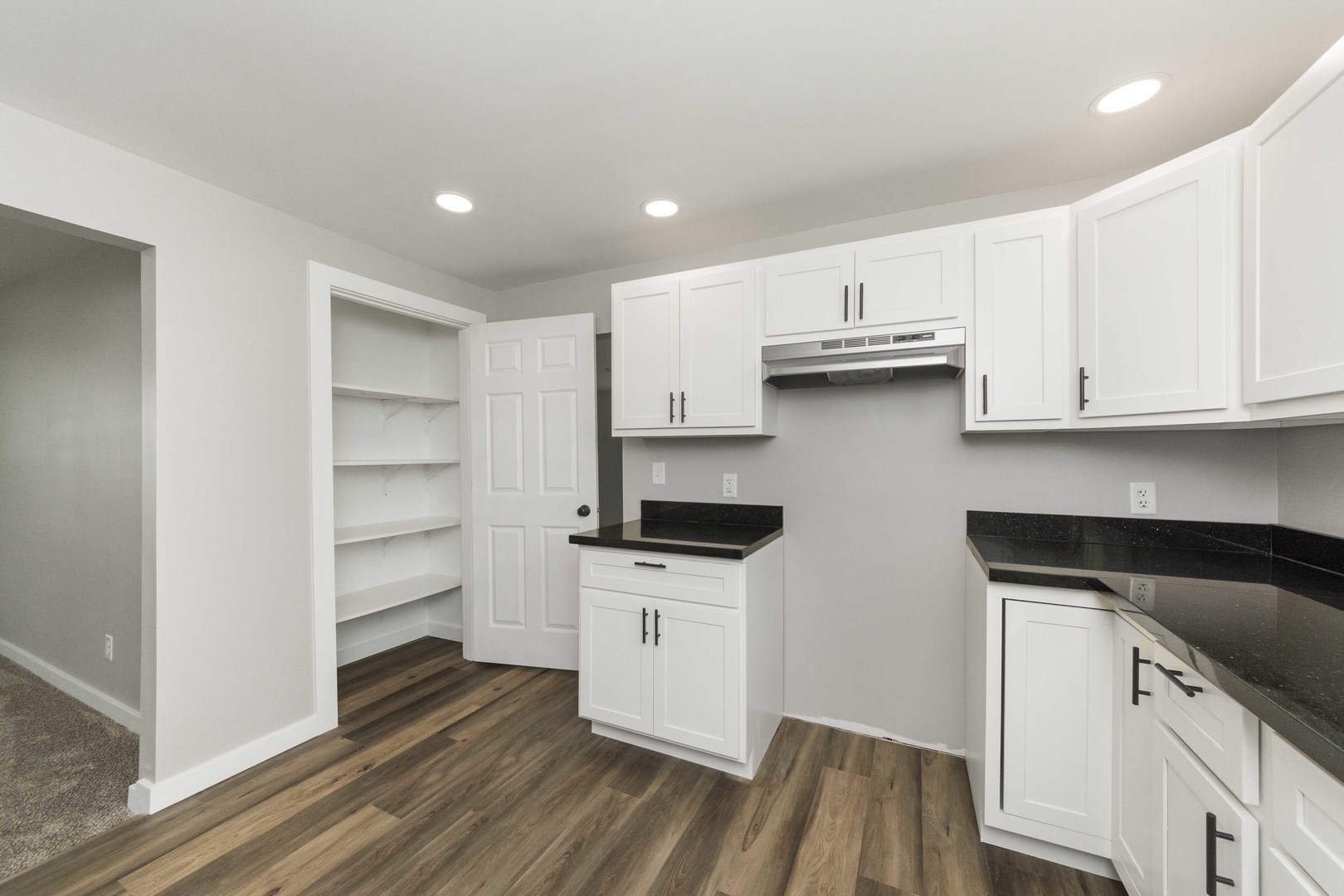 2711 E 800 North Road, Wenona, IL 61377