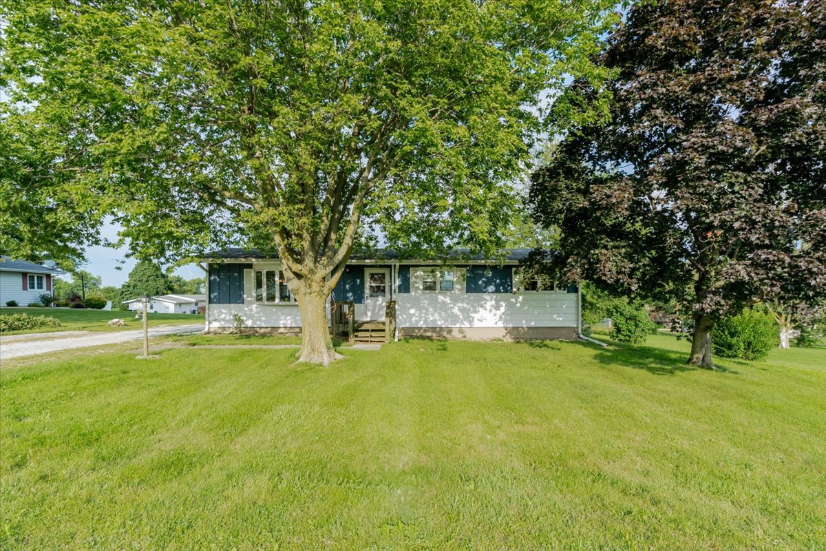 25203 N 2175 East Road, Lexington, IL 61753