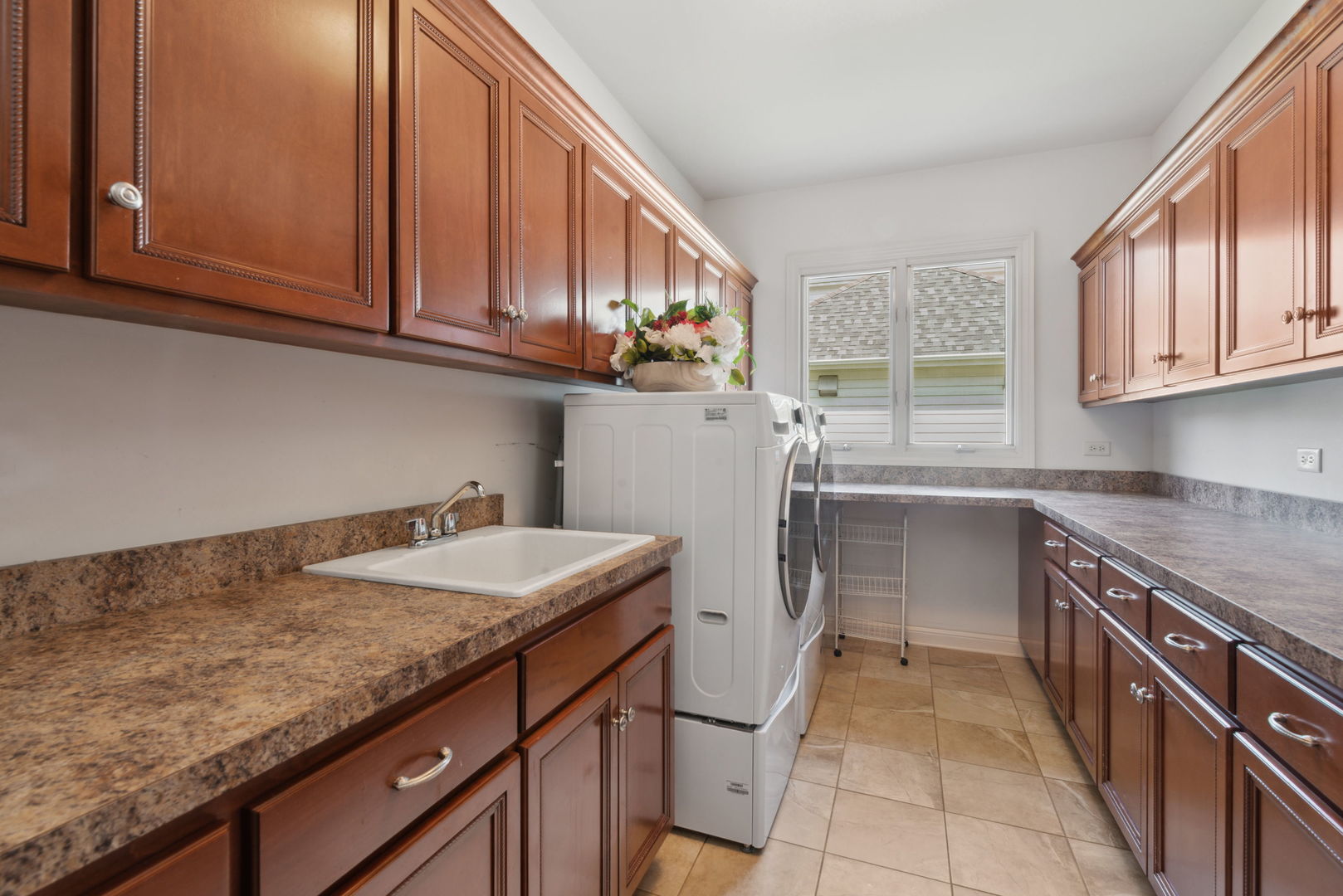 4052 Teak Circle, Naperville, IL 60564