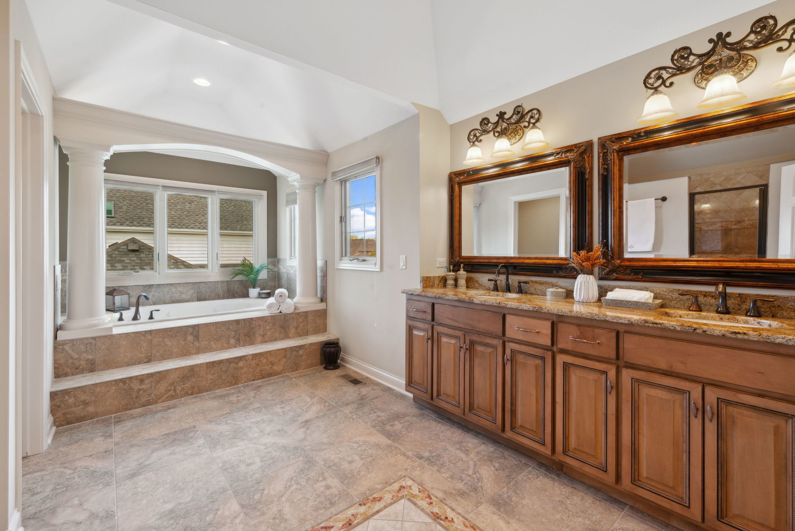 4052 Teak Circle, Naperville, IL 60564