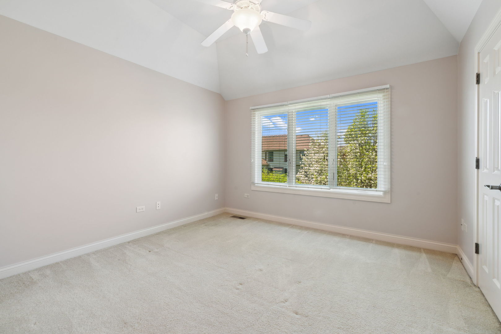 4052 Teak Circle, Naperville, IL 60564