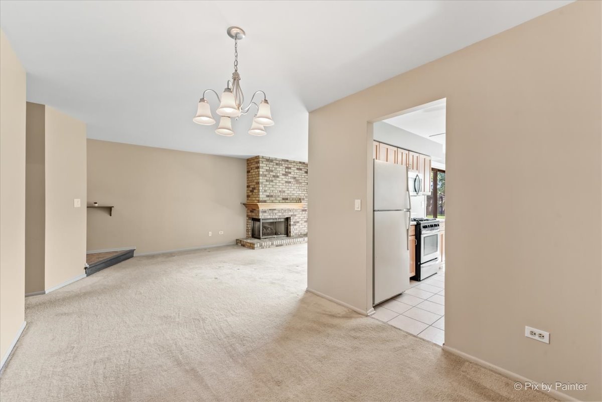 1407 Creekside Court #B, Elgin, IL 60123