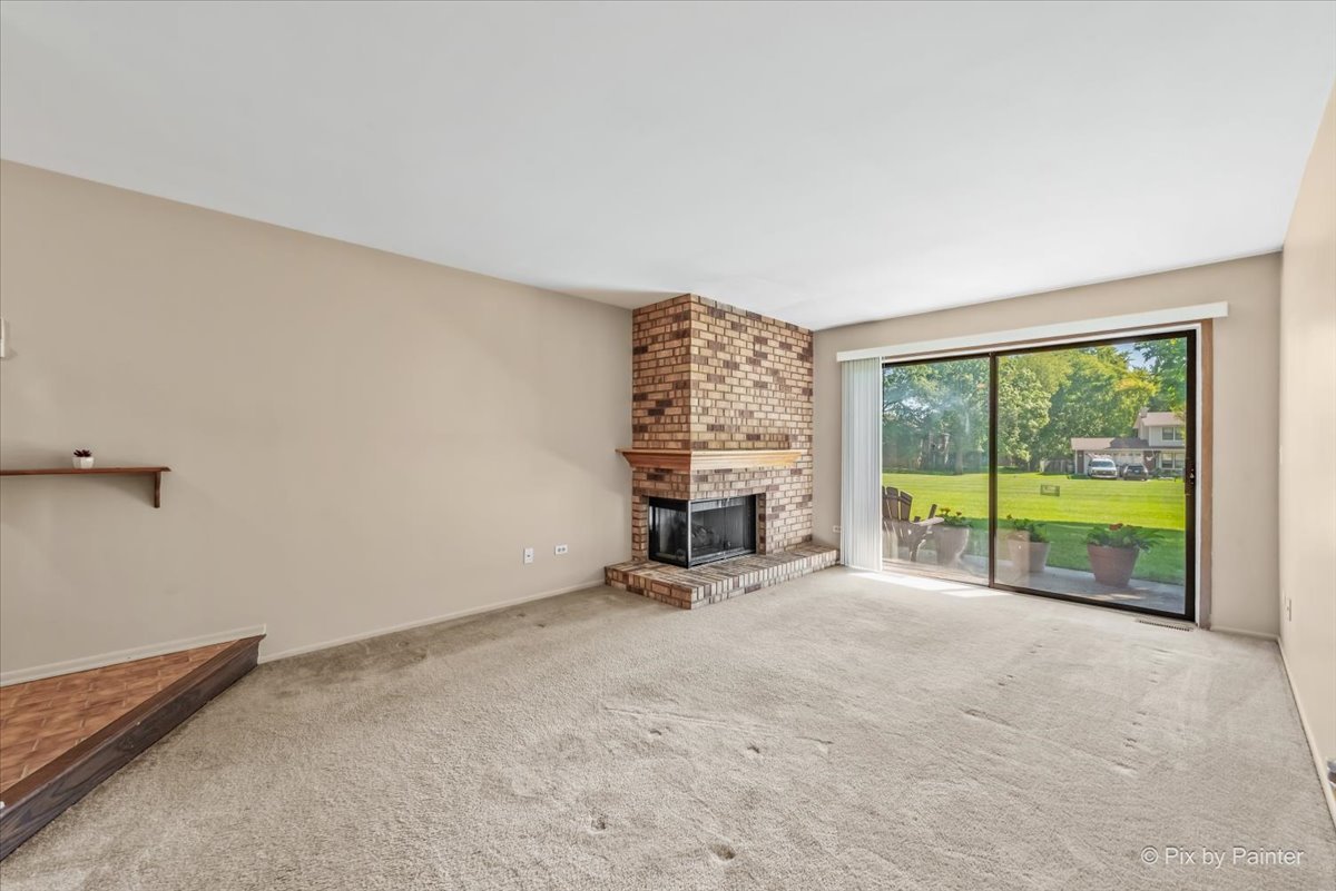 1407 Creekside Court #B, Elgin, IL 60123