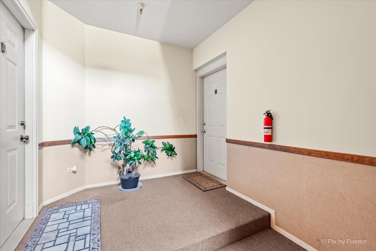 1407 Creekside Court #B, Elgin, IL 60123