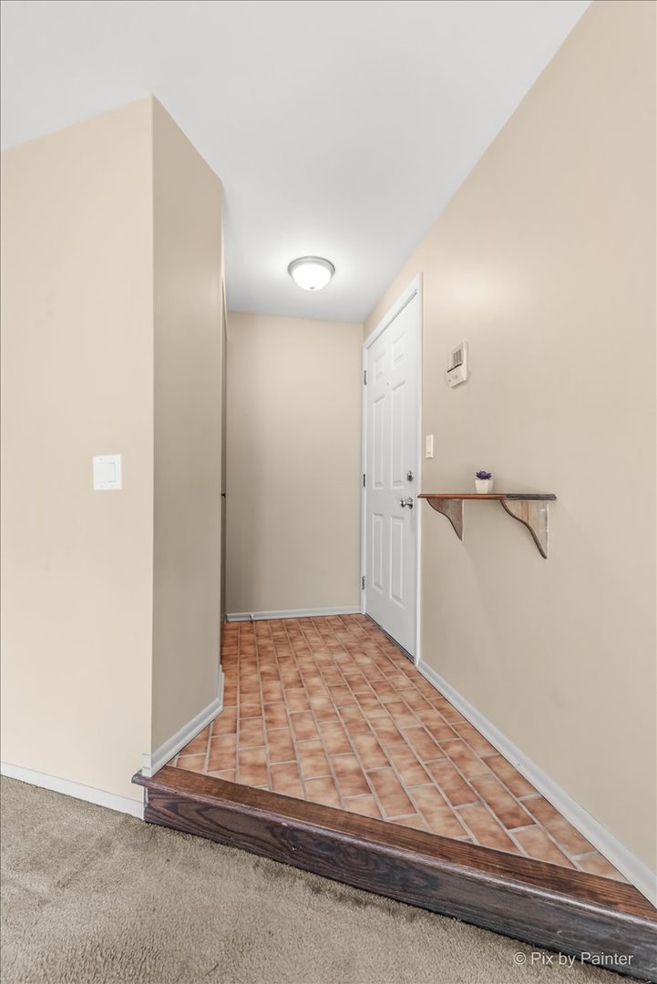 1407 Creekside Court #B, Elgin, IL 60123
