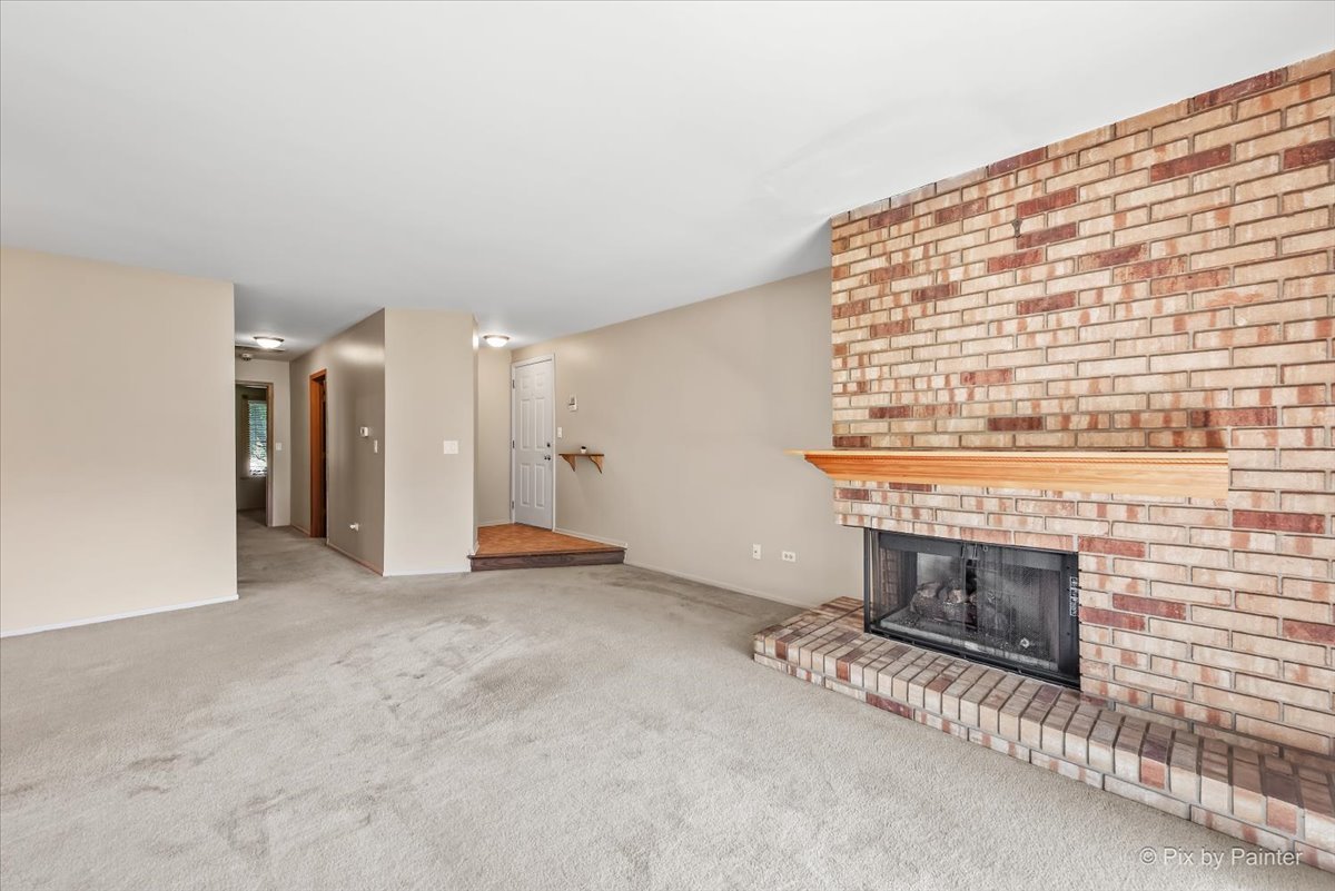 1407 Creekside Court #B, Elgin, IL 60123