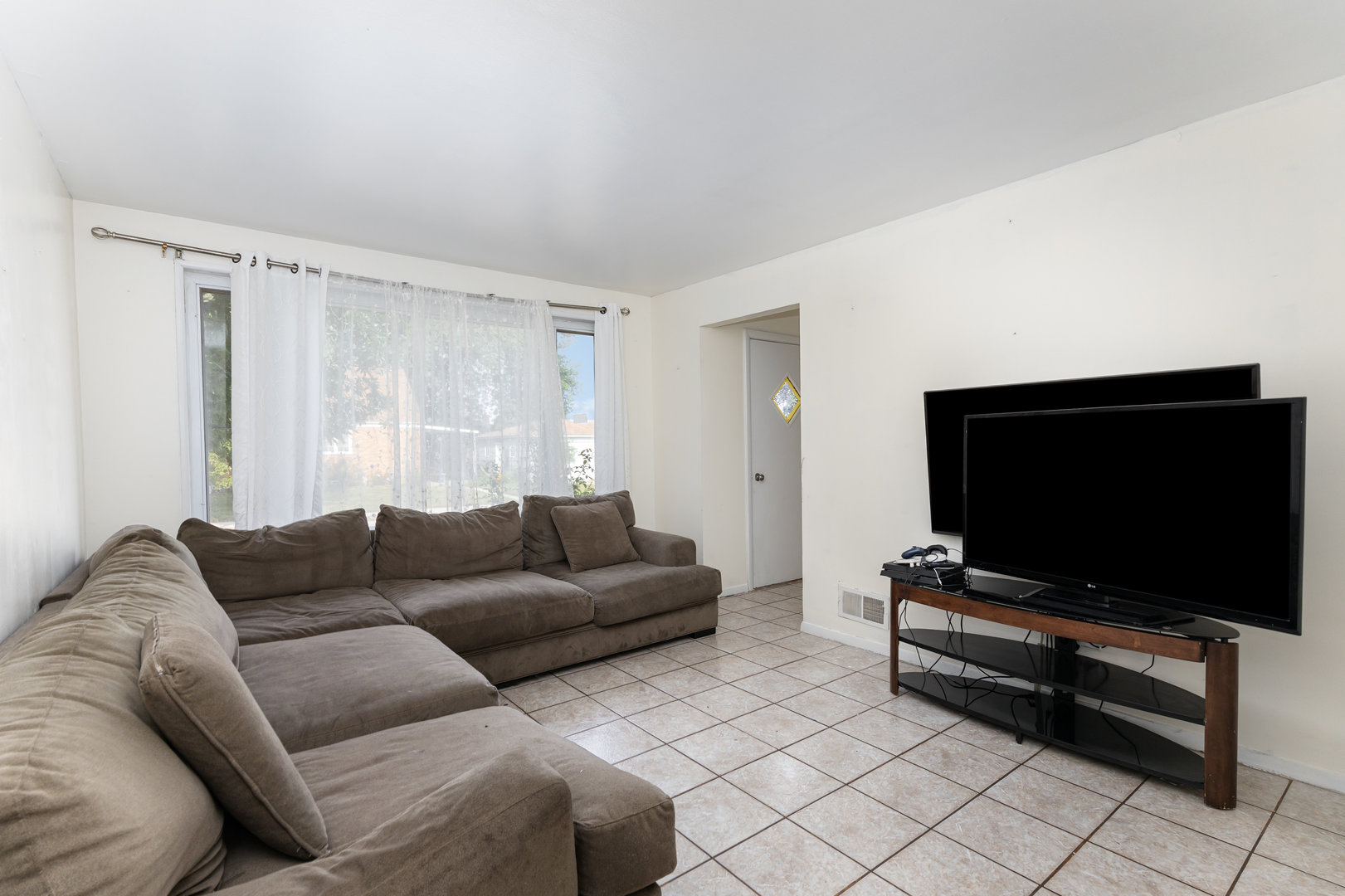 8100 S kildare Avenue, Chicago, IL 60652