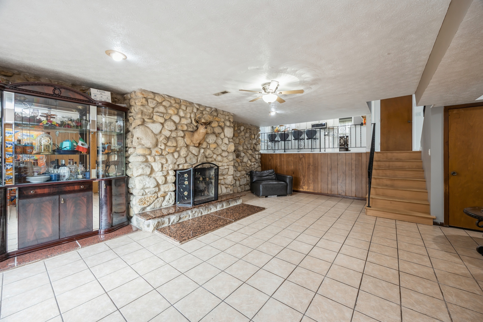 6614 Kane Avenue, Hodgkins, IL 60525