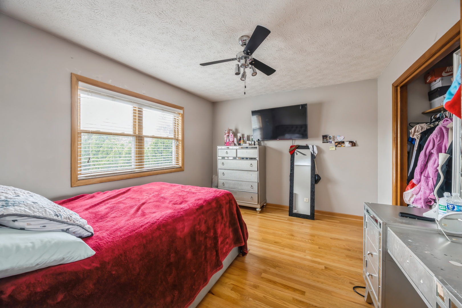 6614 Kane Avenue, Hodgkins, IL 60525