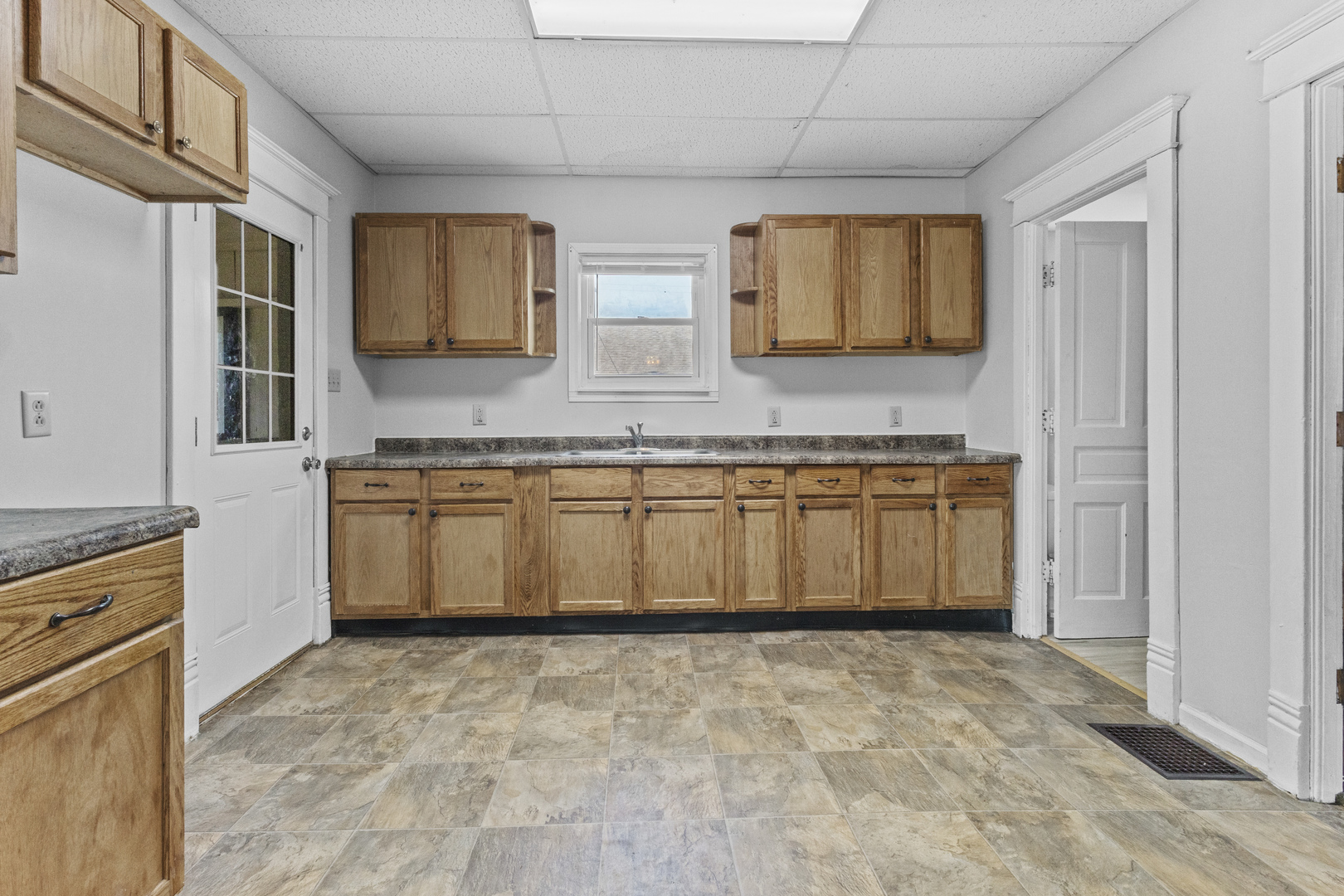 307 N MEADOW Street, Grant Park, IL 60940