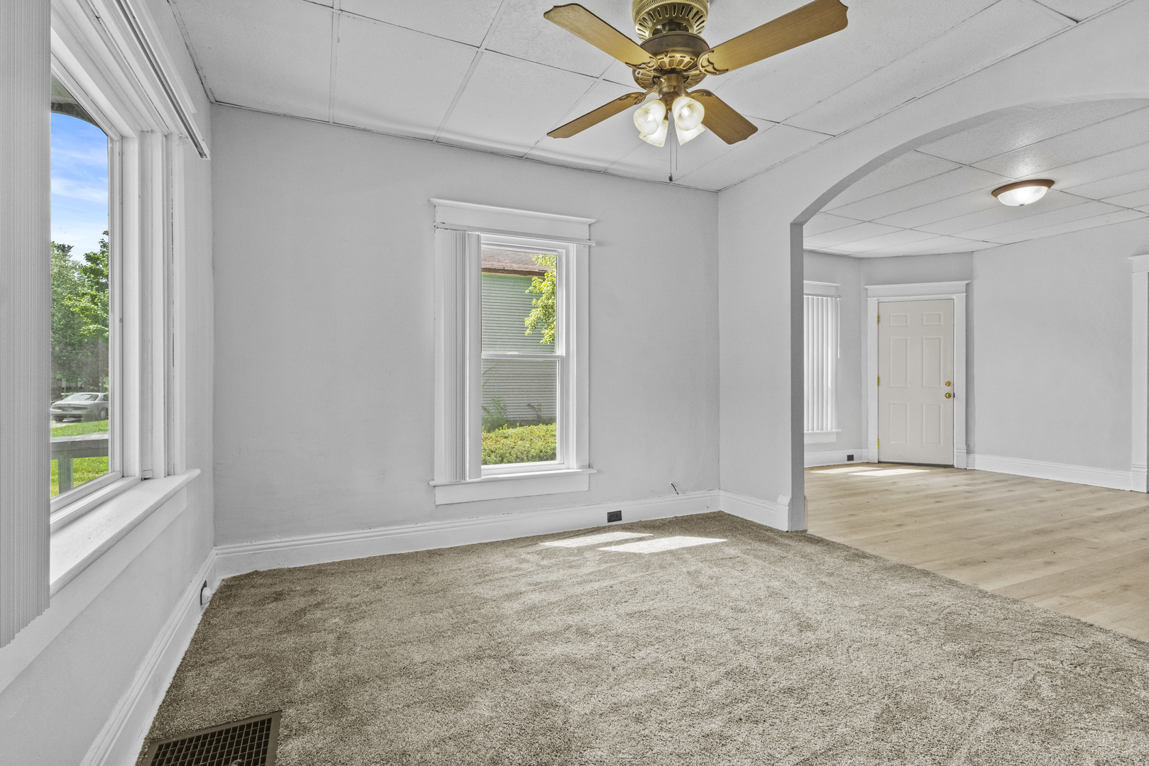307 N MEADOW Street, Grant Park, IL 60940