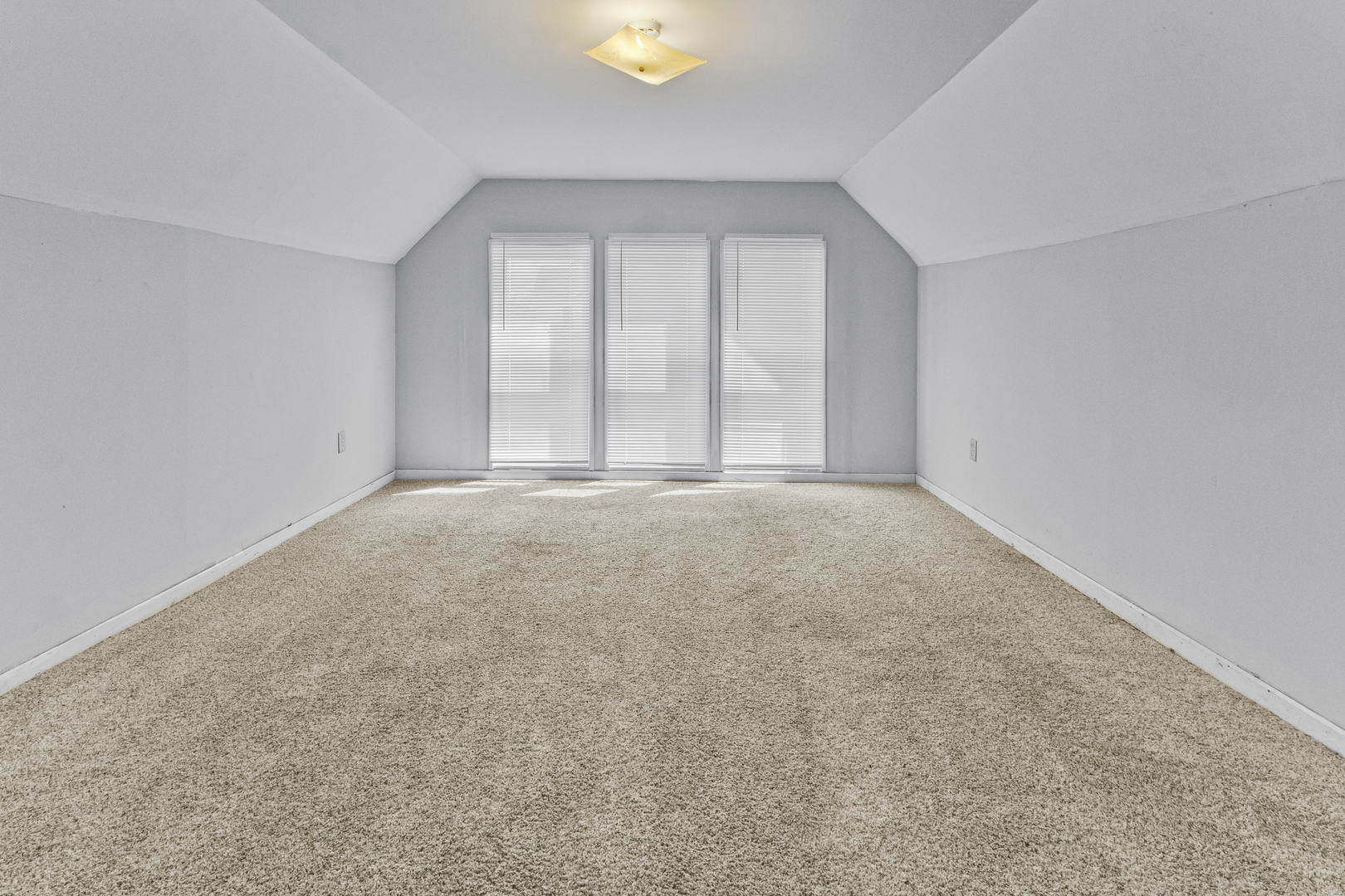 307 N MEADOW Street, Grant Park, IL 60940